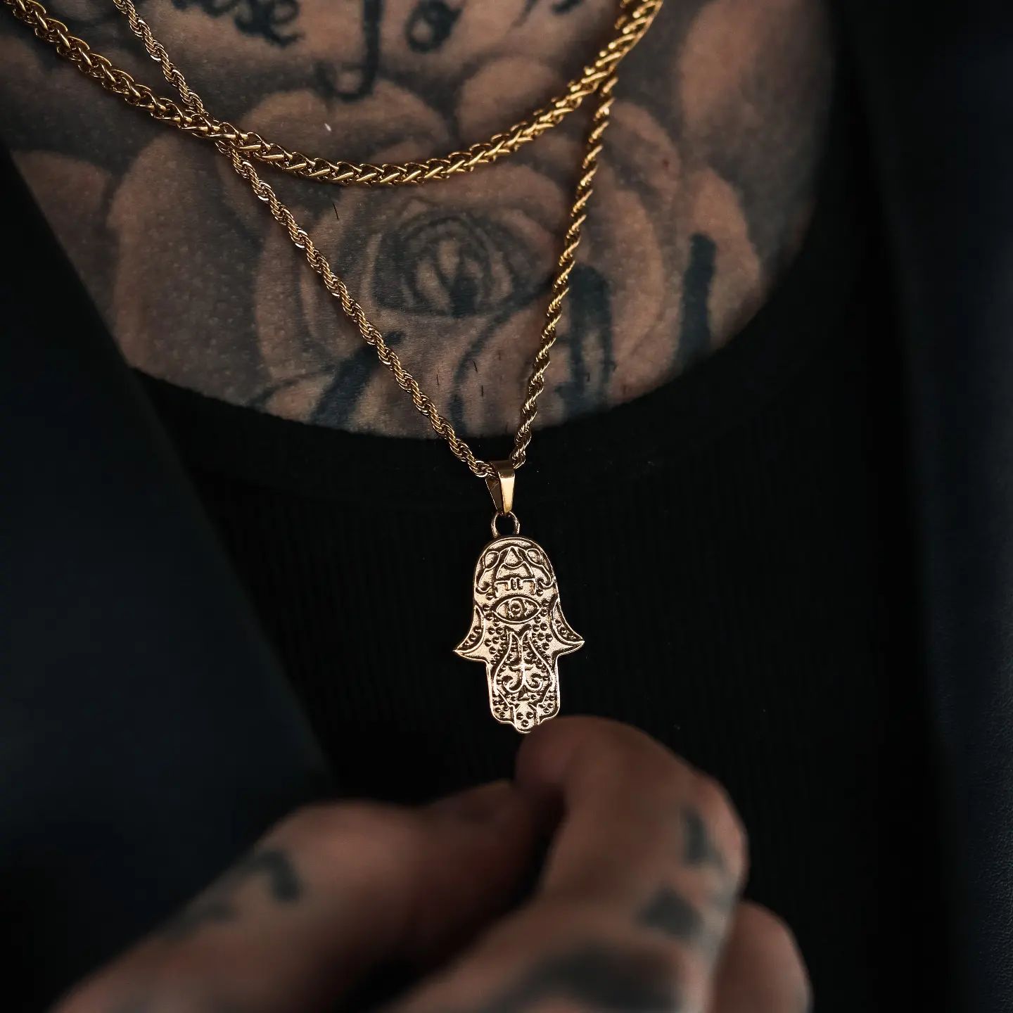 Wearable Symbols: Exploring the Deep Symbolism of Men's Pendant Necklaces