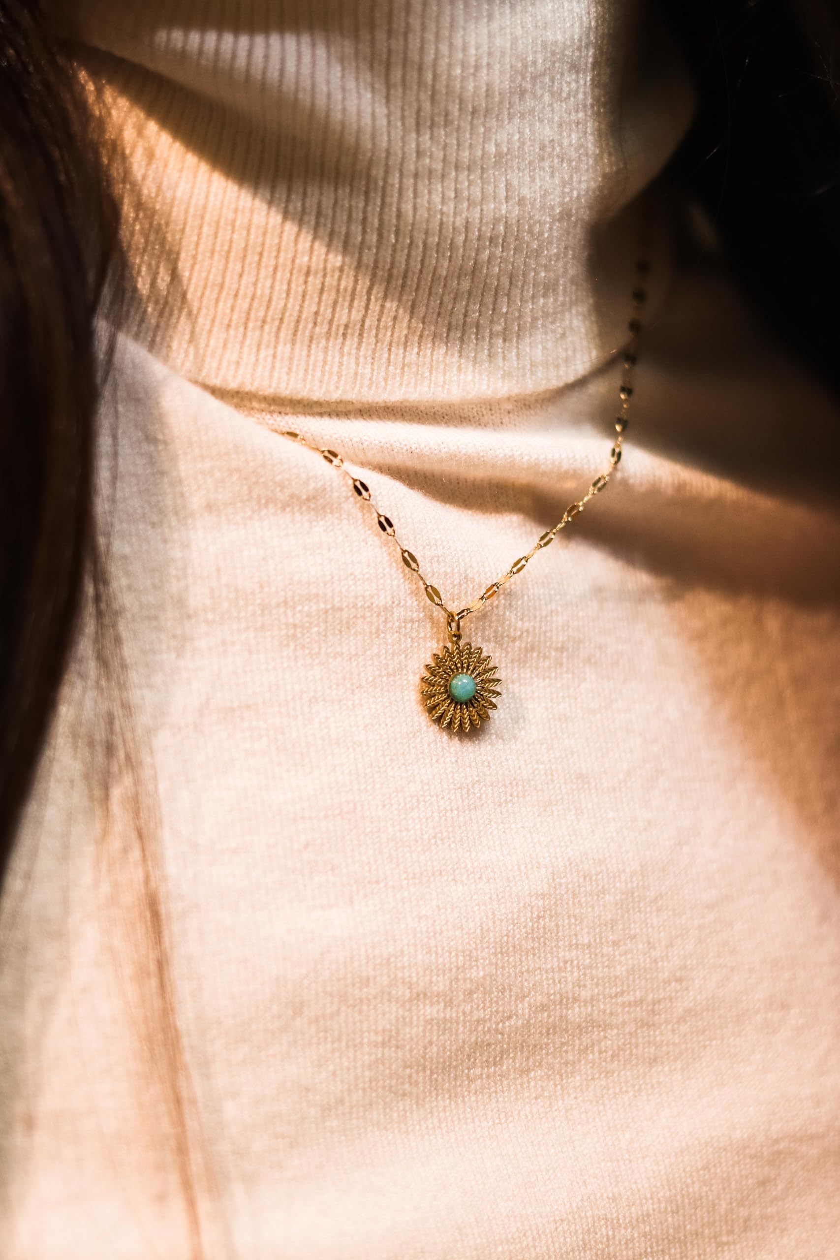 Sunflower Green Emerald - Gold